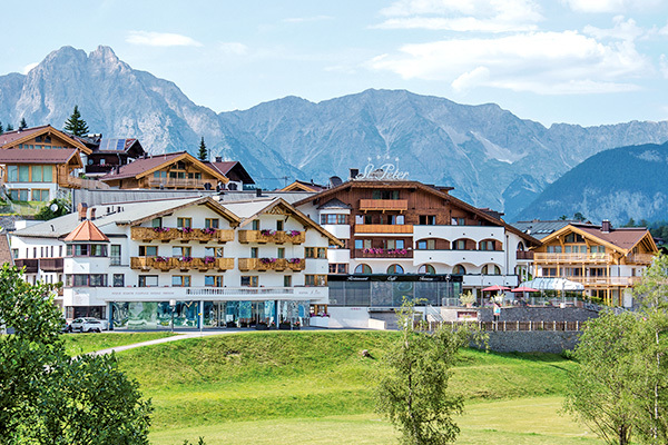 HOTEL ST. PETER DE LUXE - Seefeld Benessere nel tipico stile alpino