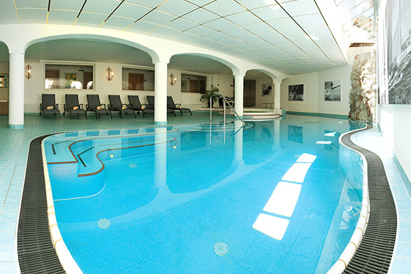 HOTEL ST. PETER DE LUXE - Seefeld Benessere nel tipico stile alpino
