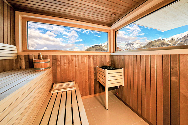HOTEL ST. PETER DE LUXE - Seefeld Benessere nel tipico stile alpino