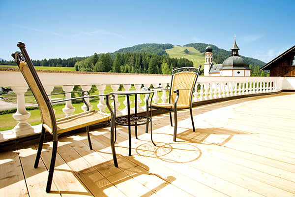HOTEL ST. PETER DE LUXE - Seefeld Benessere nel tipico stile alpino