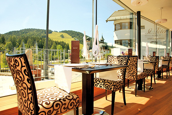 HOTEL ST. PETER DE LUXE - Seefeld Benessere nel tipico stile alpino