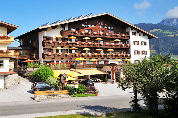 SPORTHOTEL TIROLERHOF - Itter Wellness con vista panoramica sulle montagne
