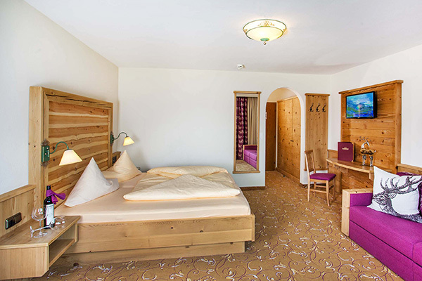 SPORTHOTEL TIROLERHOF - Itter Wellness con vista panoramica sulle montagne