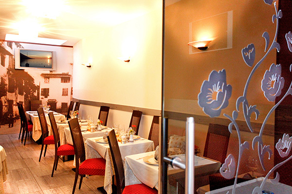 HOTEL LAGO DI GARDA - Malcesine Essenziale, in riva al Lago di Garda