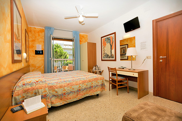 HOTEL ETNA - Caorle Direttamente sul mare
