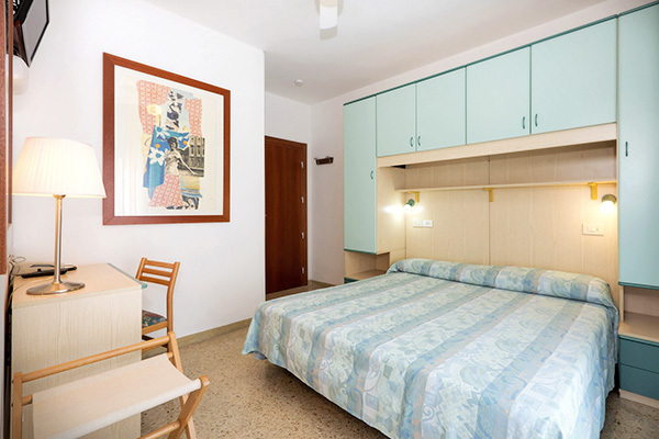 HOTEL ETNA - Caorle Direttamente sul mare