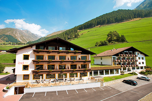 BERGHOTEL TYROL & FIRN - Senales A conduzione familiare, nel Parco Naturale Gruppo di Tessa
