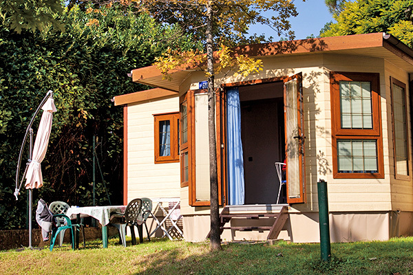 CAMPING LA GARDIOLA - San Felice del Benaco Camping fronte lago, fino a 5 posti letto
