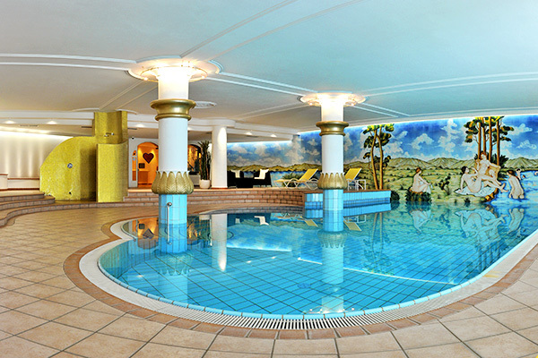 MONDI-HOLIDAY GENUSSHOTEL TIROLENSIS - Tesimo Weekend 4* in 440 mq di wellness