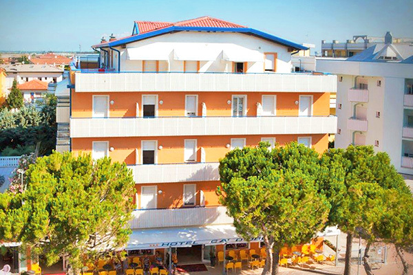 HOTEL CA D'ORO 3* - Caorle (VE) Direttamente sul mare