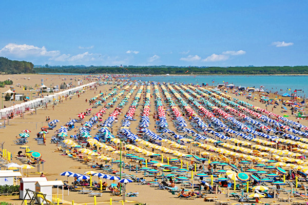 HOTEL CA D'ORO 3* - Caorle (VE) Direttamente sul mare