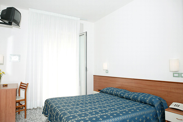 HOTEL CA D'ORO 3* - Caorle (VE) Direttamente sul mare