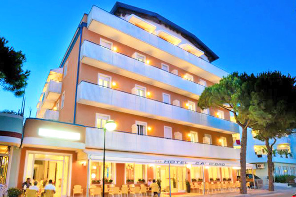 HOTEL CA D'ORO 3* - Caorle (VE) Direttamente sul mare