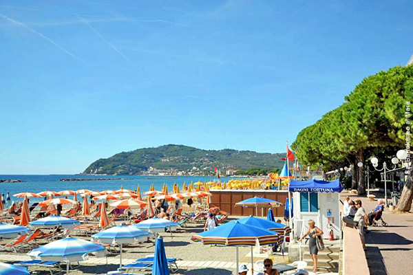 HOTEL SAN MATTEO - San Bartolomeo al Mare Immerso nel verde, sulla Riviera dei Fiori