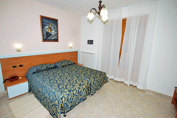 HOTEL SAN MATTEO - San Bartolomeo al Mare Immerso nel verde, sulla Riviera dei Fiori