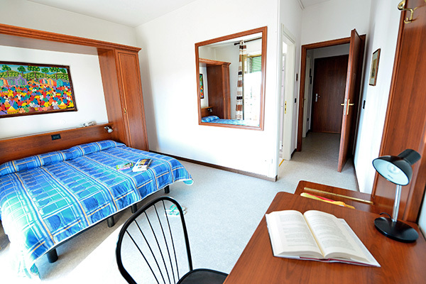 HOTEL BELLA PESCHIERA - Peschiera del Garda Essenziale ed accogliente, in posizione centrale