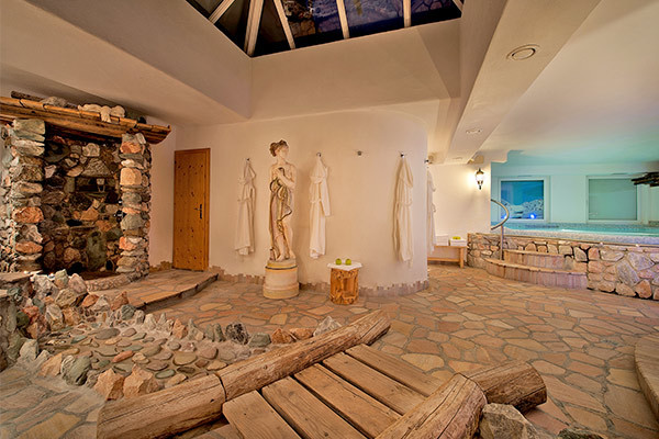 HOTEL CRISTALLO 3*S - PASSO SAN PELLEGRINO - MOENA (TN) A 50 metri dalle piste, in Val di Fassa