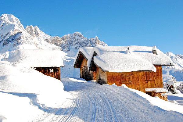 HOTEL CRISTALLO 3*S - PASSO SAN PELLEGRINO - MOENA (TN) A 50 metri dalle piste, in Val di Fassa
