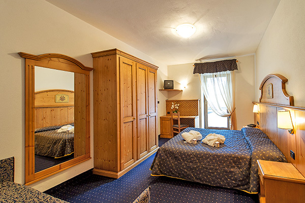 HOTEL ITALIA & WELLNESS VILLA MONICA - Castello-Molina di Fiemme Gestione familiare, in Val di Fiemme