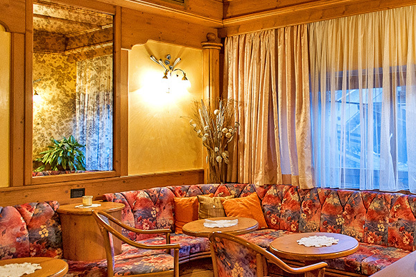 HOTEL ITALIA & WELLNESS VILLA MONICA - Castello-Molina di Fiemme Gestione familiare, in Val di Fiemme