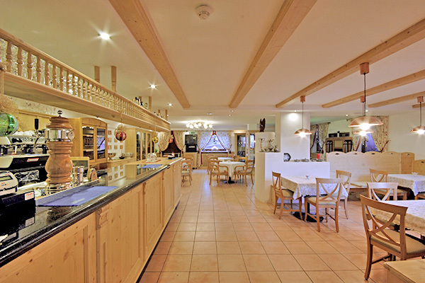 HOTEL STELLA DELLE ALPI 3*S - Ronzone (TN) Ambiente tipico e buona cucina