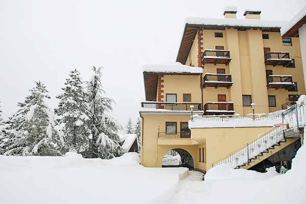 HOTEL CORONA - Carano A conduzione familiare, con vista panoramica