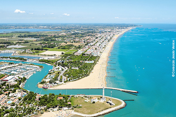 HOTEL CARAVELLE - Lido di Jesolo A 50 metri dal mare, nel centro di Jesolo