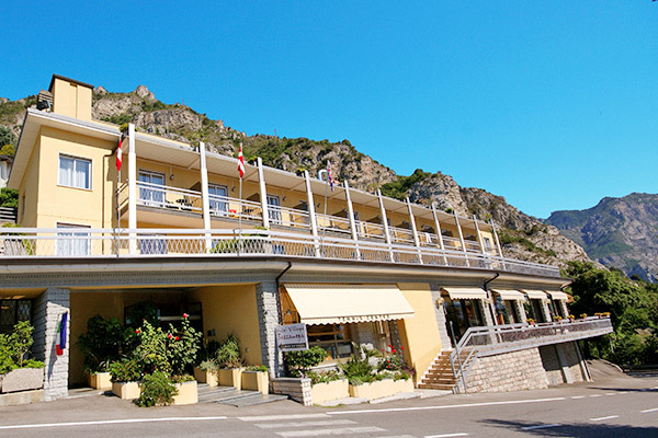 HOTEL BAZZANEGA - Tremosine Nell'affascinante entroterra del lago di Garda