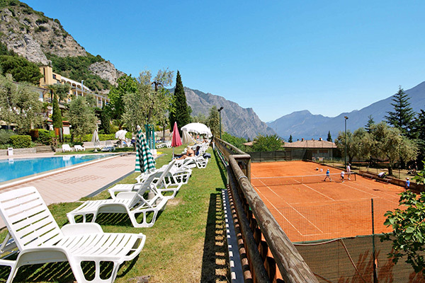 HOTEL BAZZANEGA - Tremosine Nell'affascinante entroterra del lago di Garda
