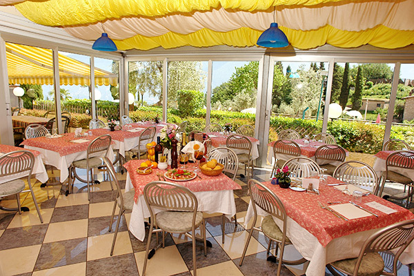 HOTEL BAZZANEGA - Tremosine Nell'affascinante entroterra del lago di Garda