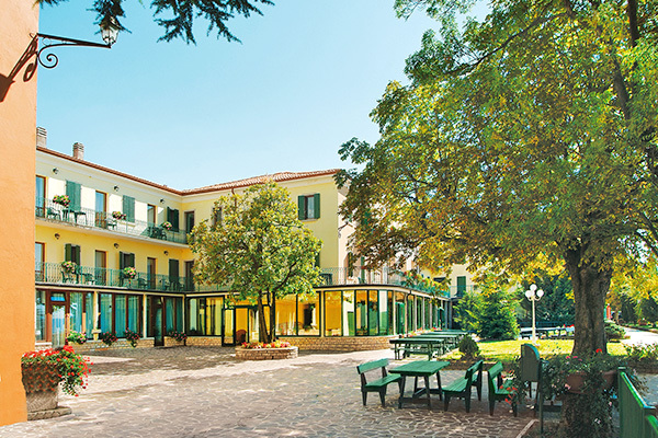 PARK HOTEL JOLANDA - San Zeno di Montagna Vacanza in famiglia sul Lago di Garda