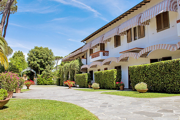 HOTEL MIRAMONTI - Forte dei Marmi A 250 metri dal mare