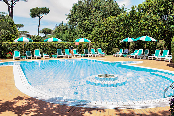 HOTEL MIRAMONTI - Forte dei Marmi A 250 metri dal mare