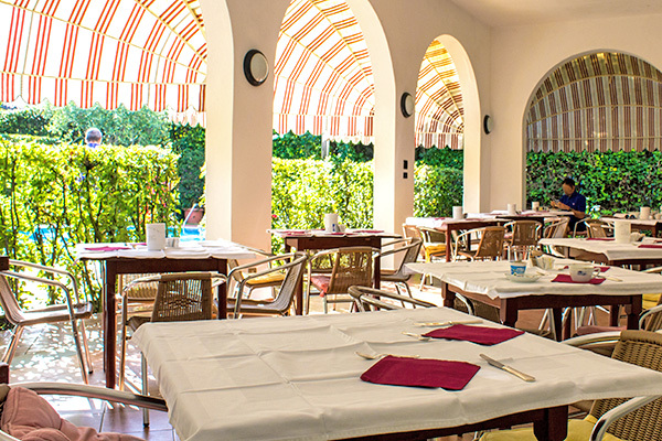 HOTEL MIRAMONTI - Forte dei Marmi A 250 metri dal mare
