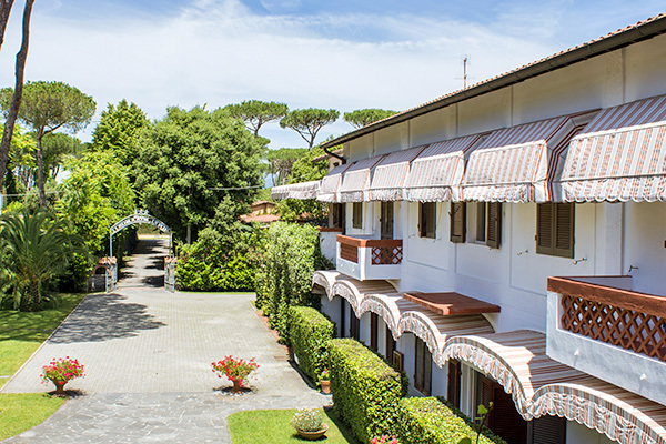 HOTEL MIRAMONTI - Forte dei Marmi A 250 metri dal mare
