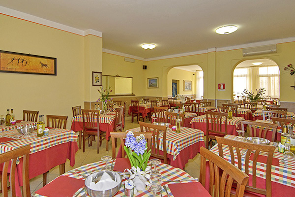 HOTEL NUOVO TIRRENO - Lido di Camaiore Sul lungomare della Versilia