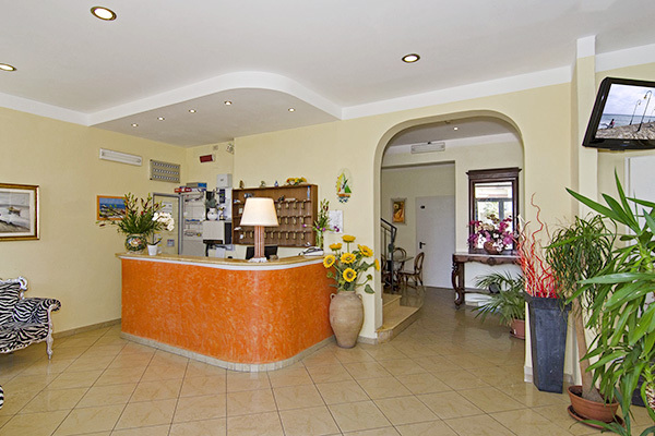 HOTEL NUOVO TIRRENO - Lido di Camaiore Sul lungomare della Versilia