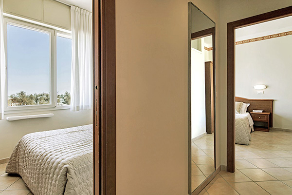 HOTEL PERTICARI - Pesaro Gestione familiare, sul mare