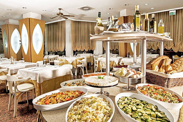 HOTEL PERTICARI - Pesaro Gestione familiare, sul mare
