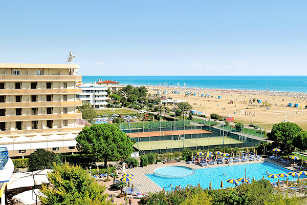 HOTEL EXCELSIOR - Bibione A 50 metri dal mare, con spiaggia inclusa