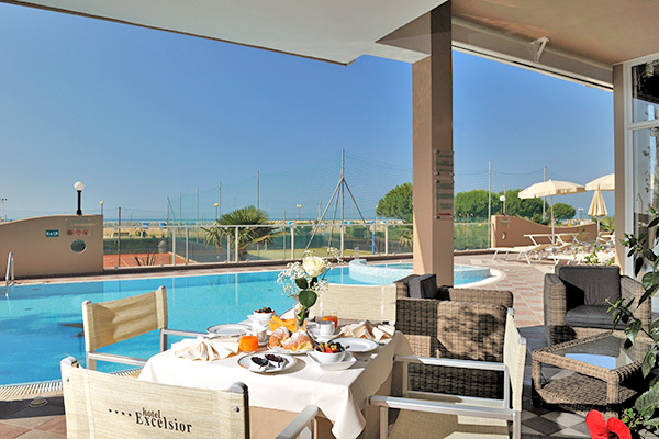 HOTEL EXCELSIOR - Bibione A 50 metri dal mare, con spiaggia inclusa