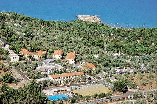 VILLAGGIO TURISTICO DEFENSOLA - Vieste Sul Gargano, a 200 metri dal mare