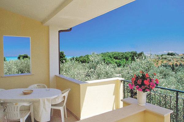 VILLAGGIO TURISTICO DEFENSOLA - Vieste Sul Gargano, a 200 metri dal mare