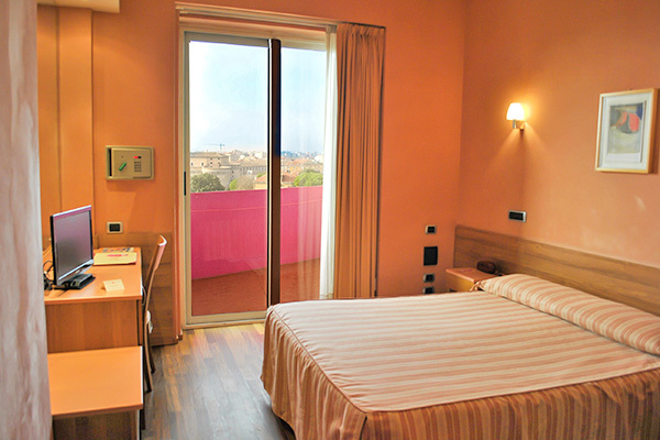 SENBHOTEL - Senigallia Direttamente sul lungomare
