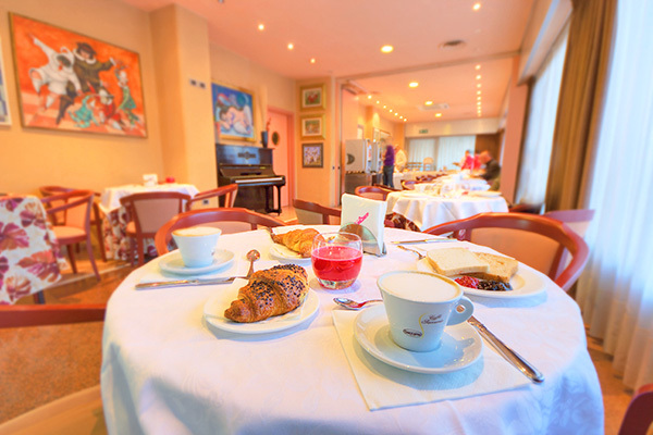 SENBHOTEL - Senigallia Direttamente sul lungomare