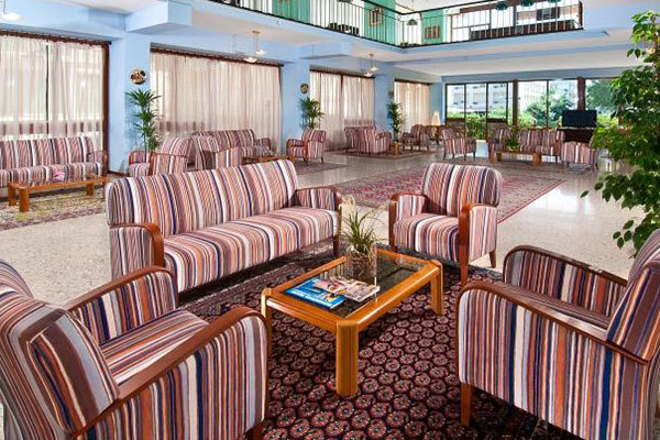 Accogliente hotel sul mare