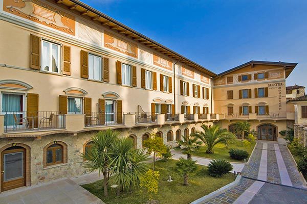 HOTEL ANTICO MONASTERO - Toscolano-Maderno Case mobili fino a 5 posti letto