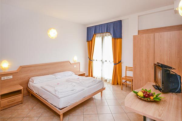 HOTEL ANTICO MONASTERO - Toscolano-Maderno Case mobili fino a 5 posti letto