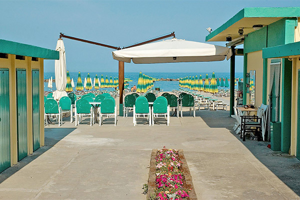 HOTEL MEDITERRANEO 3* - Lido di Savio (RA) Direttamente sul mare, ideale per famiglie