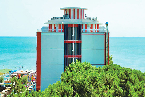 HOTEL FENICE - Milano Marittima Essenziale, nella Movida Romagnola